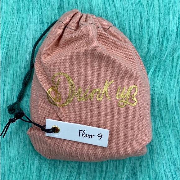 Floor 9 Drink Up Flask and Bag - Picture 2 of 12